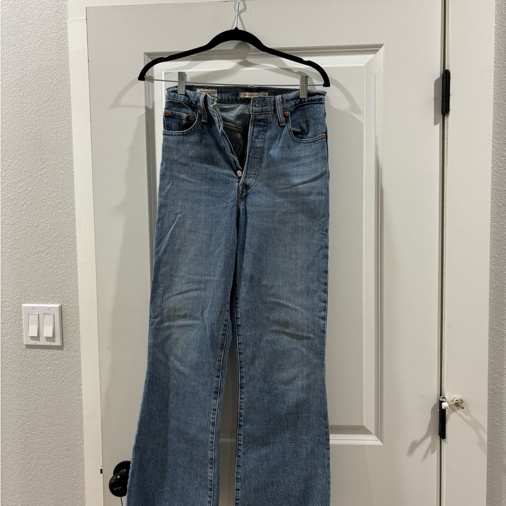 Levi’s Ribcage Flare Crop Jeans